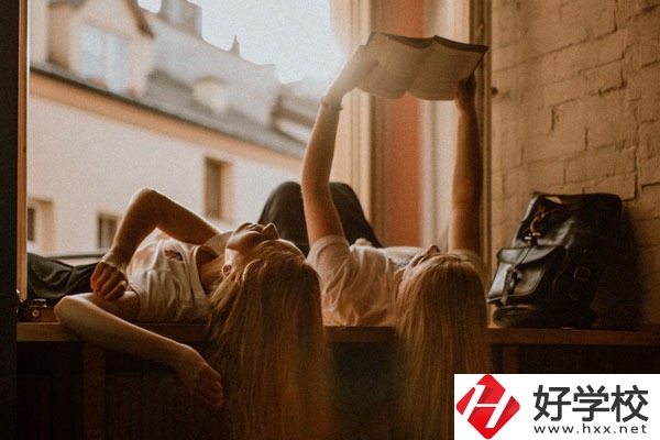 寧遠(yuǎn)縣九峰職業(yè)中專學(xué)校好不好？宿舍怎么樣？