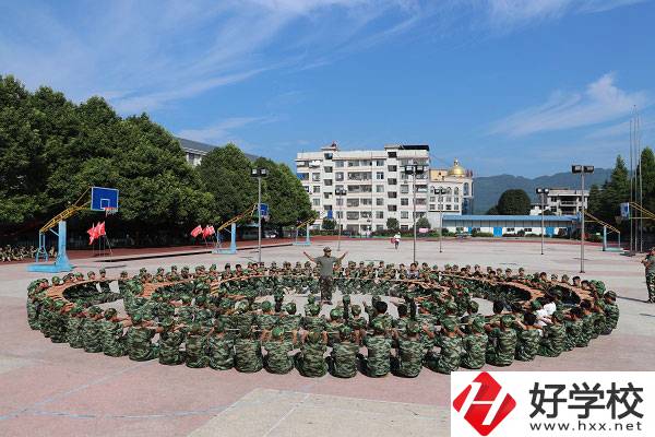 保靖縣中等職業(yè)技術(shù)學(xué)校軍訓(xùn)