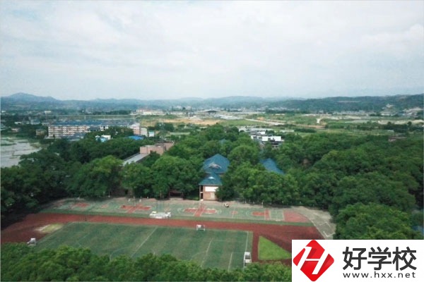 懷化市振華職業(yè)學(xué)校運動場